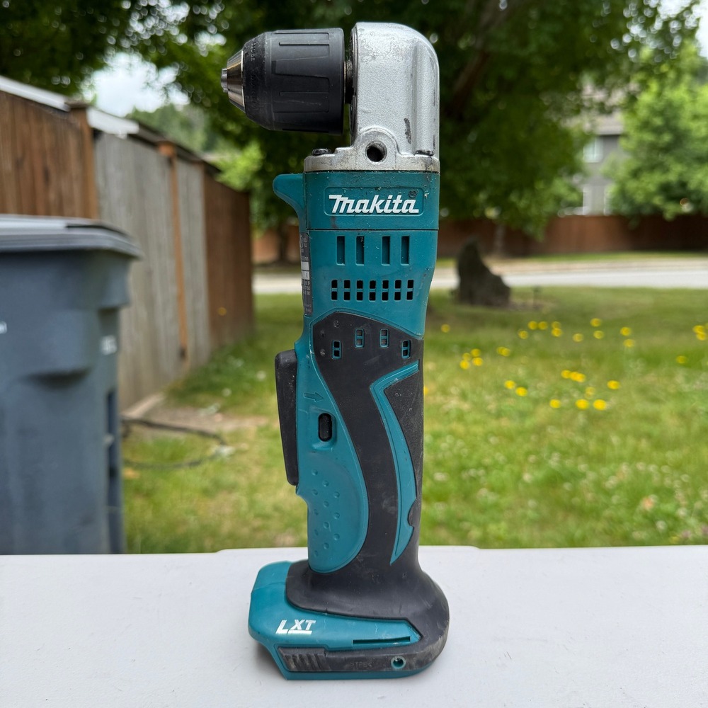 Makita XAD02 18V LXT Lithium‑Ion Cordless 3/8" Angle Drill Tool Only